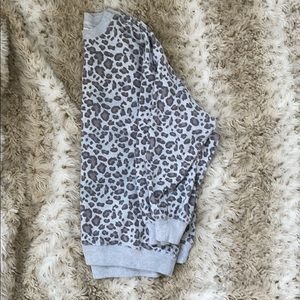 American Eagle grey leopard sweatshirt